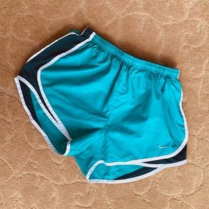 ($8) NIKE DRI-FIT RUNNING SHORTS (M)